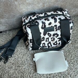 LIKE NEW RARE Dagne Dover Landon Carryall